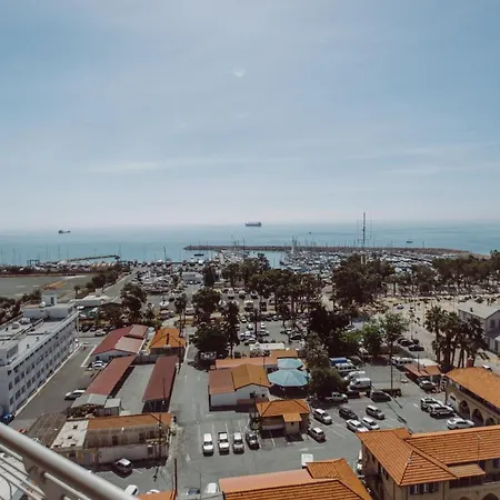 Marina Seaview Apartment Larnaca
